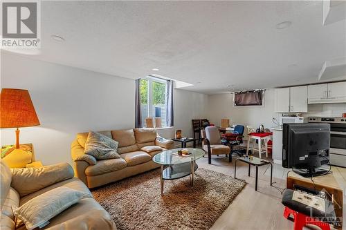 2445 Clementine Boulevard, Ottawa, ON - Indoor Photo Showing Living Room