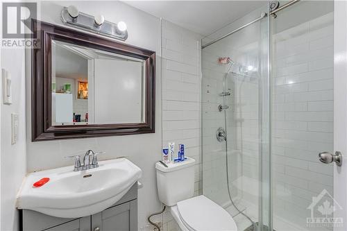 2445 Clementine Boulevard, Ottawa, ON - Indoor Photo Showing Bathroom