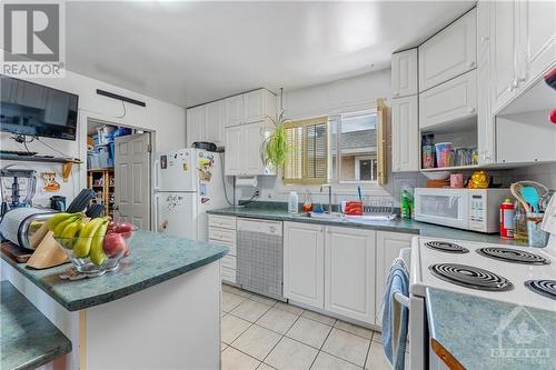 2445 Clementine Boulevard, Ottawa, ON - Indoor Photo Showing Kitchen