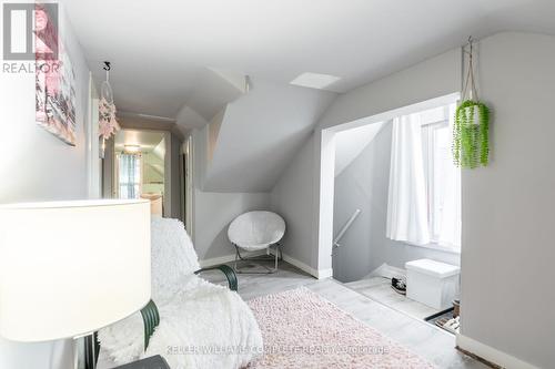 5778 Peer Street, Niagara Falls, ON - Indoor Photo Showing Bedroom