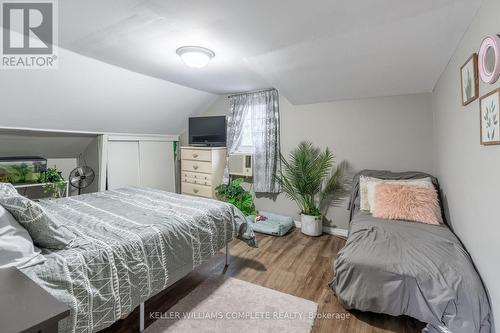 5778 Peer Street, Niagara Falls, ON - Indoor Photo Showing Bedroom