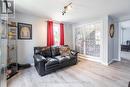 5778 Peer Street, Niagara Falls, ON  - Indoor Photo Showing Living Room 