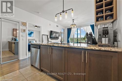 117 - 16 Concord Place, Grimsby, ON - Indoor Photo Showing Kitchen With Upgraded Kitchen