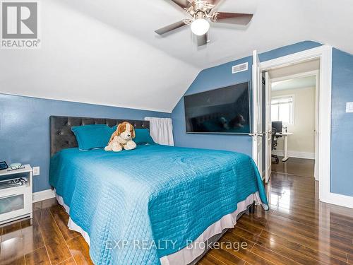 95 Edinburgh Avenue, Hamilton, ON - Indoor Photo Showing Bedroom