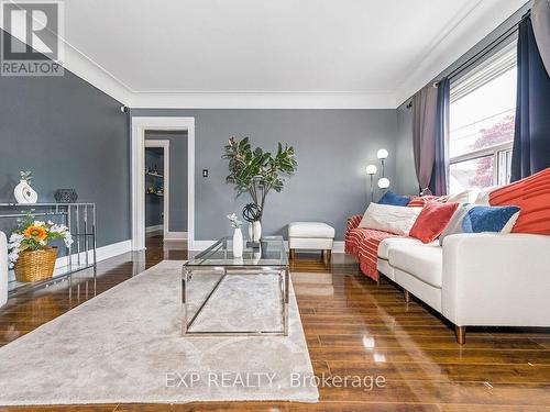 95 Edinburgh Avenue, Hamilton, ON - Indoor Photo Showing Living Room