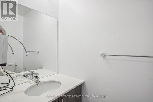 1614 - 1480 Bayly Street, Pickering, ON - Indoor Photo Showing Bathroom