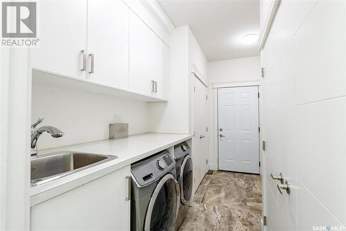 426 Greenbryre Lane, Greenbryre, SK - Indoor Photo Showing Laundry Room