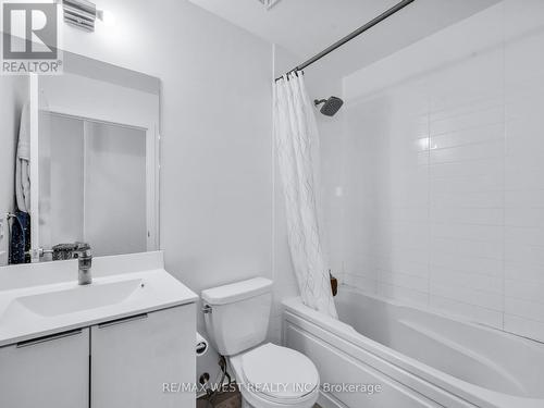 530 - 30 Shore Breeze Drive E, Toronto, ON - Indoor Photo Showing Bathroom