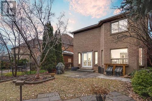 2265 Brays Lane, Oakville, ON - Outdoor