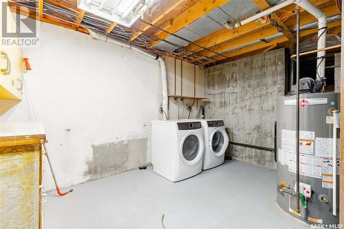 3750 Strathcona Avenue, Furdale, SK - Indoor Photo Showing Laundry Room