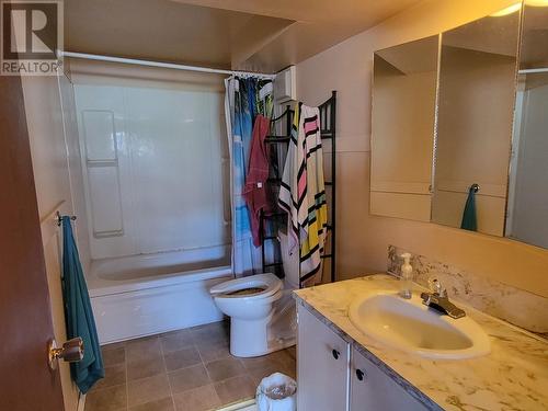 410 Ritchie Avenue, Quesnel, BC - Indoor Photo Showing Bathroom