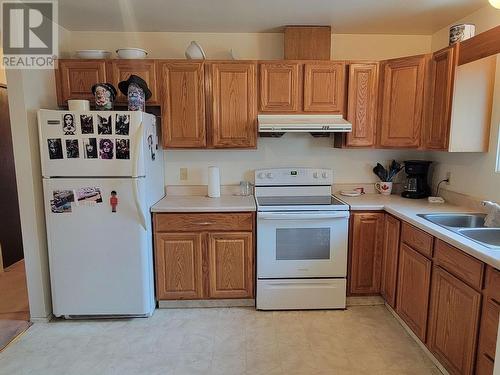 410 Ritchie Avenue, Quesnel, BC - Indoor Photo Showing Kitchen With Double Sink