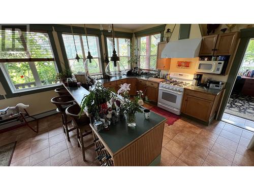 6206B Kilby Road, Terrace, BC - Indoor Photo Showing Kitchen