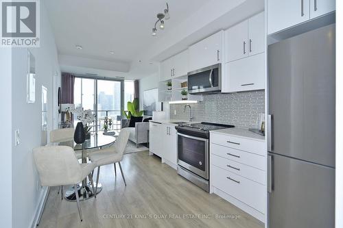 1212 - 128 Fairview Mall Drive, Toronto, ON - Indoor Photo Showing Kitchen With Upgraded Kitchen