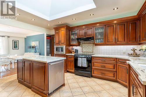 702 King Road, Burlington, ON - Indoor Photo Showing Kitchen