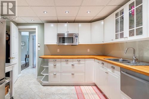 702 King Road, Burlington, ON - Indoor Photo Showing Kitchen With Double Sink