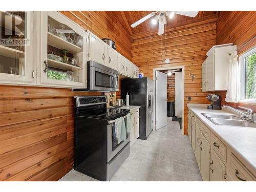 133 Snowsell Street, Kelowna, BC - Indoor Photo Showing Kitchen With Double Sink