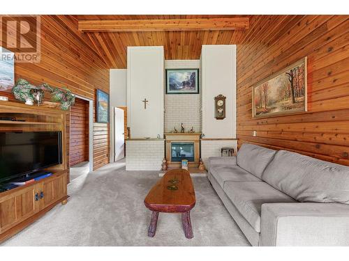 133 Snowsell Street, Kelowna, BC - Indoor Photo Showing Living Room With Fireplace
