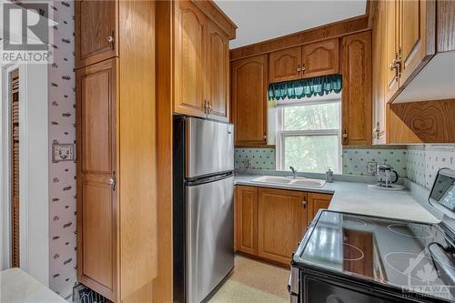 266 Sunnyside Avenue, Ottawa, ON - Indoor Photo Showing Kitchen