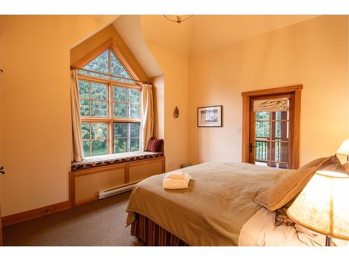 6 - 1595 Whitetooth Trail, Golden, BC - Indoor Photo Showing Bedroom