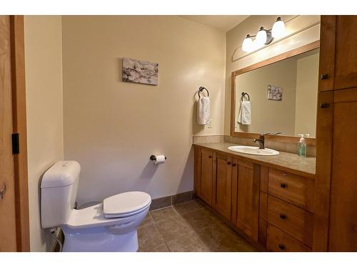 6 - 1595 Whitetooth Trail, Golden, BC - Indoor Photo Showing Bathroom