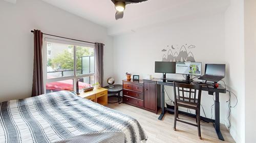 2102 - 410 5Th Avenue S, Golden, BC - Indoor Photo Showing Bedroom