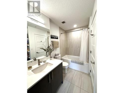 410 5Th  S Avenue Unit# 2102, Golden, BC - Indoor Photo Showing Bathroom