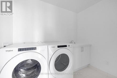 1602E - 20 Gatineau Drive, Vaughan (Beverley Glen), ON - Indoor Photo Showing Laundry Room