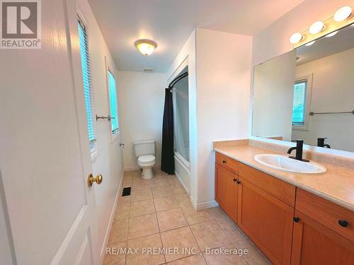 98 Shephard Avenue, New Tecumseth, ON - Indoor Photo Showing Bathroom