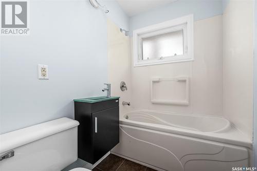 1147 Duffield Crescent, Moose Jaw, SK - Indoor Photo Showing Bathroom