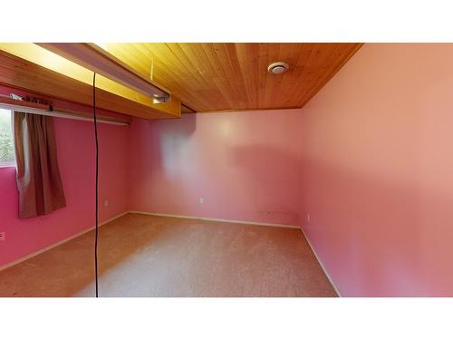 4830 Purcell Avenue, Edgewater, BC - Indoor Photo Showing Other Room