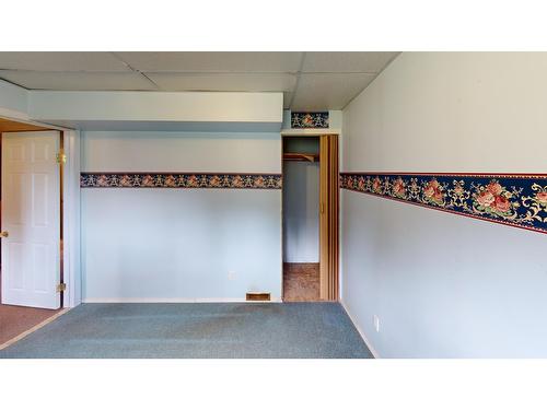 4830 Purcell Avenue, Edgewater, BC - Indoor Photo Showing Other Room