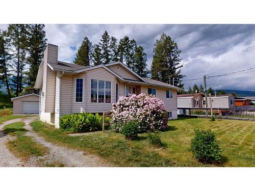 4830 Purcell Avenue, Edgewater, BC - Outdoor