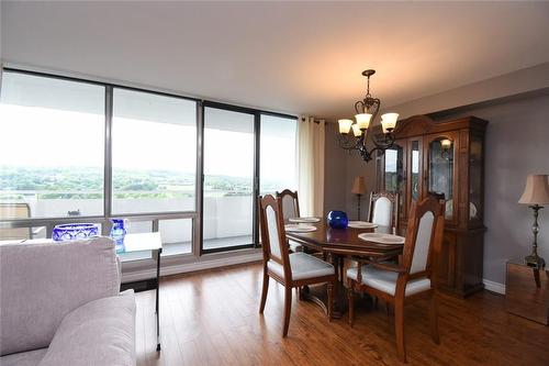 2055 Upper Middle Road|Unit #1610, Burlington, ON - Indoor Photo Showing Dining Room