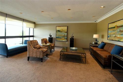 2055 Upper Middle Road|Unit #1610, Burlington, ON - Indoor Photo Showing Living Room