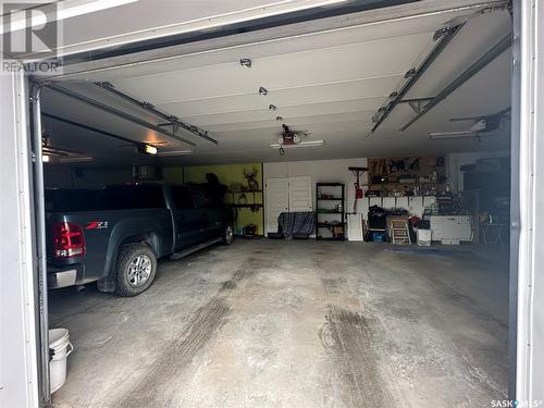 203 505 Bannerman Street, Weyburn, SK - Indoor Photo Showing Garage