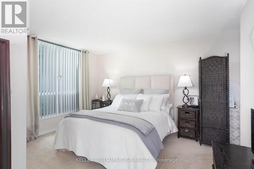 802 - 2585 Erin Centre Boulevard E, Mississauga, ON - Indoor Photo Showing Bedroom