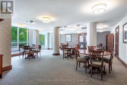 802 - 2585 Erin Centre Boulevard E, Mississauga, ON - Indoor Photo Showing Dining Room