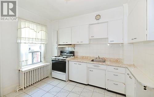 265 Maria Street, Toronto, ON - Indoor Photo Showing Kitchen