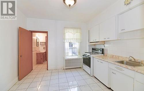 265 Maria Street, Toronto, ON - Indoor Photo Showing Kitchen