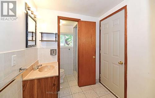 265 Maria Street, Toronto, ON - Indoor Photo Showing Bathroom