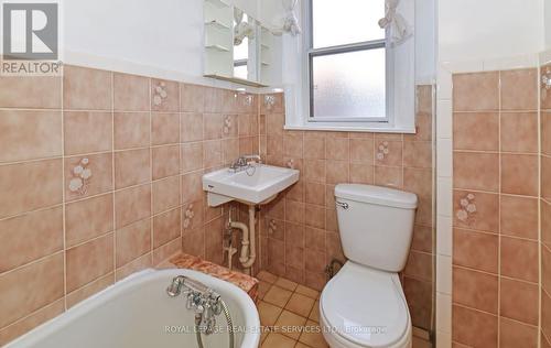 265 Maria Street, Toronto, ON - Indoor Photo Showing Bathroom