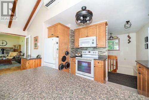 581 Rocky Point Lane, Deep River, ON - Indoor Photo Showing Kitchen