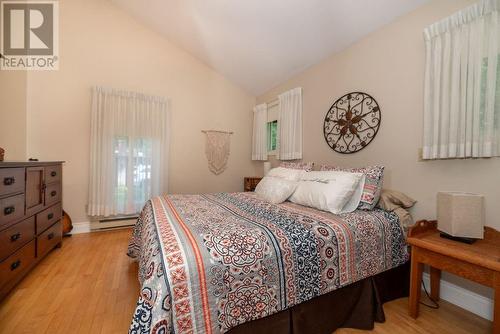 581 Rocky Point Lane, Deep River, ON - Indoor Photo Showing Bedroom