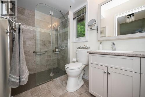 581 Rocky Point Lane, Deep River, ON - Indoor Photo Showing Bathroom