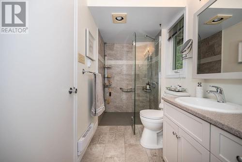 581 Rocky Point Lane, Deep River, ON - Indoor Photo Showing Bathroom