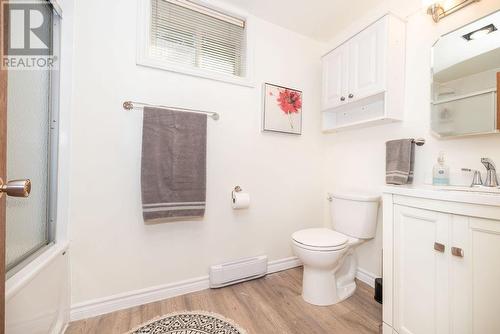 581 Rocky Point Lane, Deep River, ON - Indoor Photo Showing Bathroom