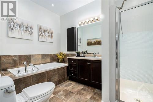 720 Kilbirnie Drive, Ottawa, ON - Indoor Photo Showing Bathroom