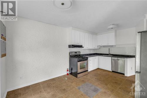 374 Dieppe Street, Ottawa, ON - Indoor Photo Showing Kitchen