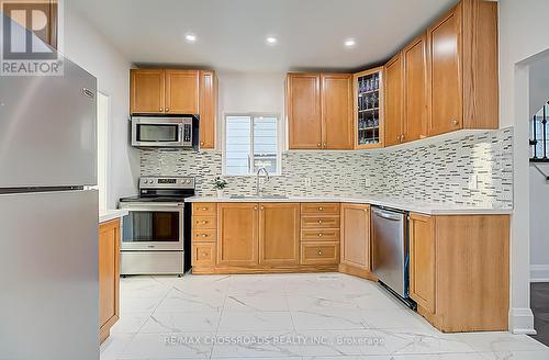 144 Albert Street, Oshawa, ON - Indoor Photo Showing Kitchen With Stainless Steel Kitchen